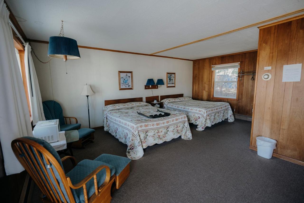 Bingham Motor Inn Екстер'єр фото