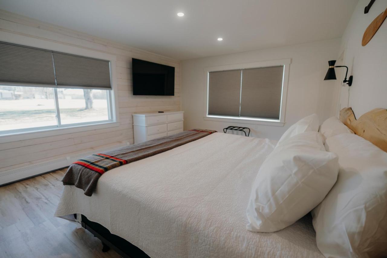 Bingham Motor Inn Екстер'єр фото